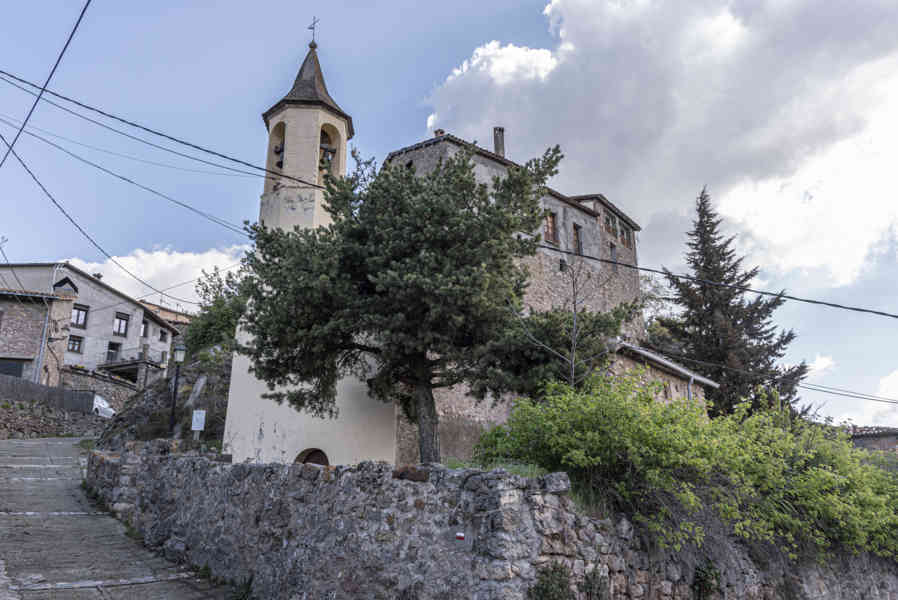 Lleida - Montcortés - iglesia parroquial de Sant Martí 1.jpg